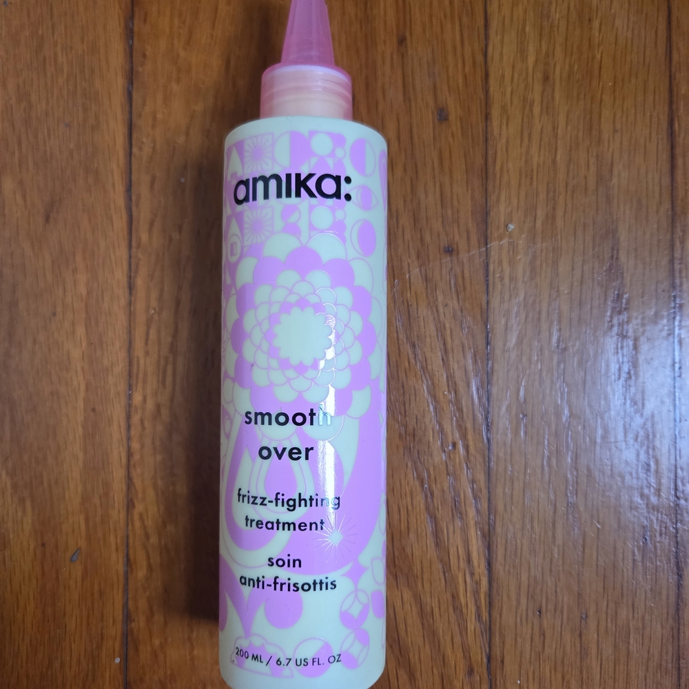 Amika Smooth Over Frizz-Fighting Treatment